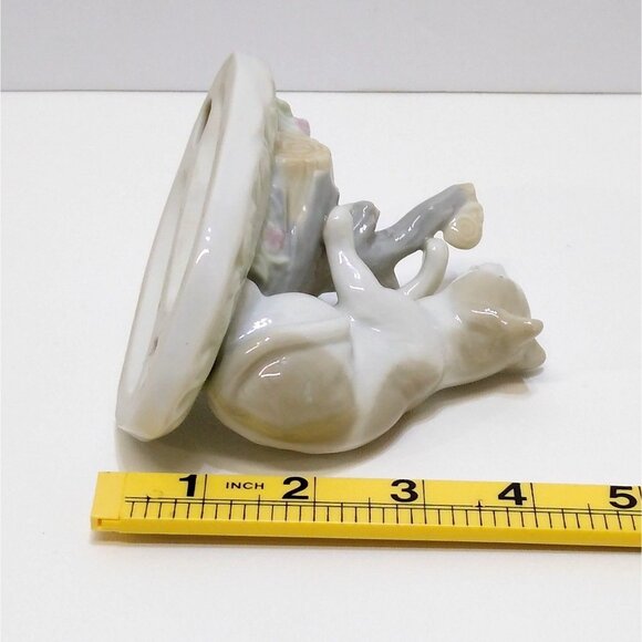 Porcelain Cat Climbing Tree Figurine 1970s Vintage RARE Hard To Find Collectible - Picture 10 of 10